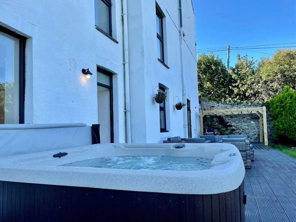 Party house for hire Wales